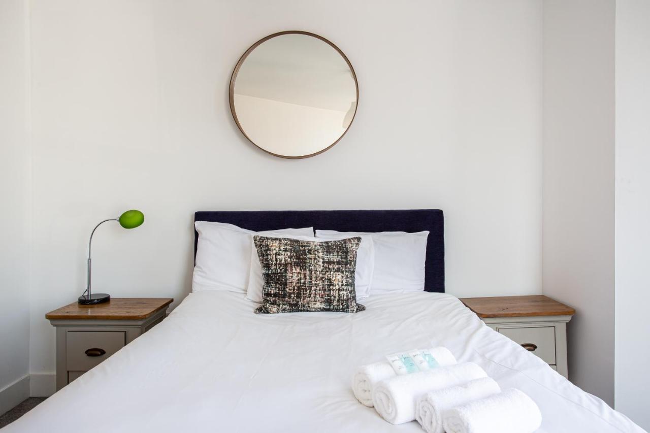 Luxury Fully Equipped Kitchen Ormeau Park Appartement *